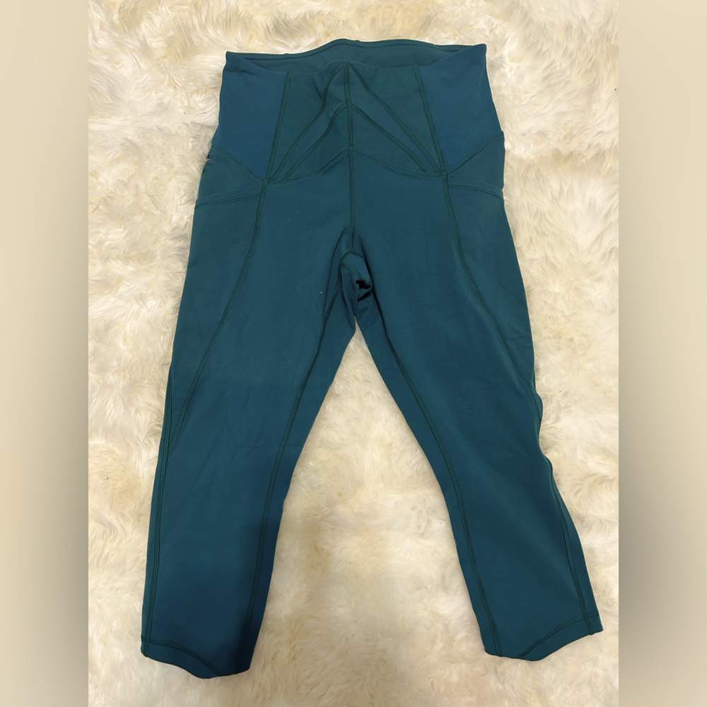 Lululemon crops